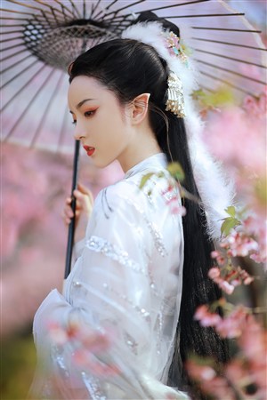 性感美女大奶白浆久久网