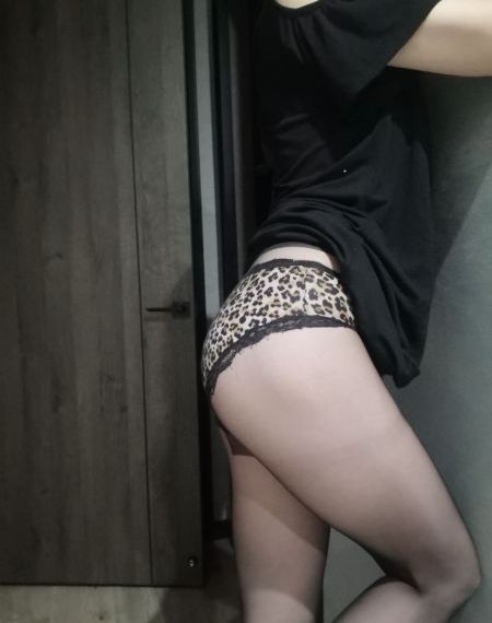 稚嫩的小身子在呻吟