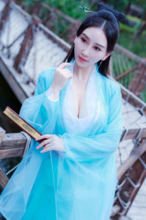 老头扒开粉缝亲我下面