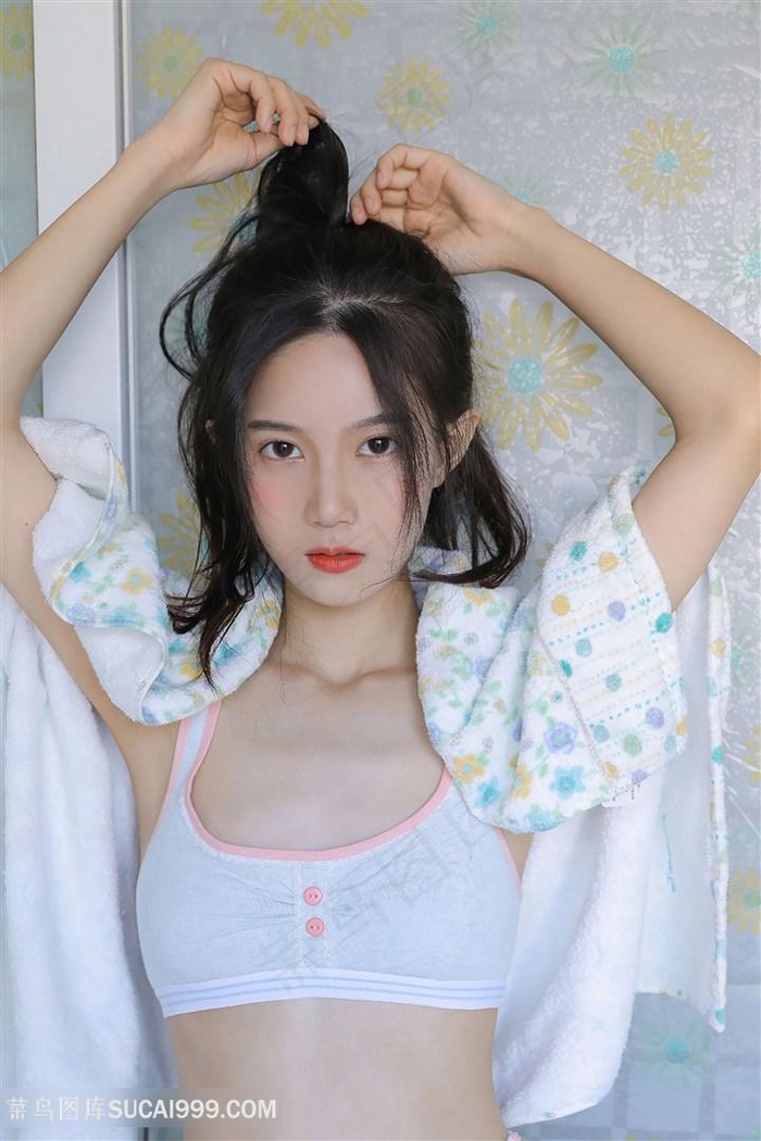 女人越说疼男生越往里打扑克动漫