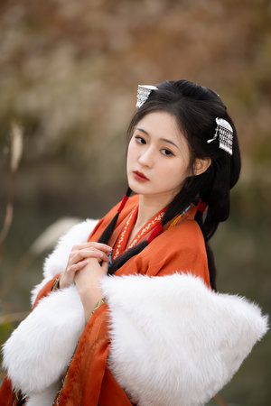 漂亮的美女没有穿衣